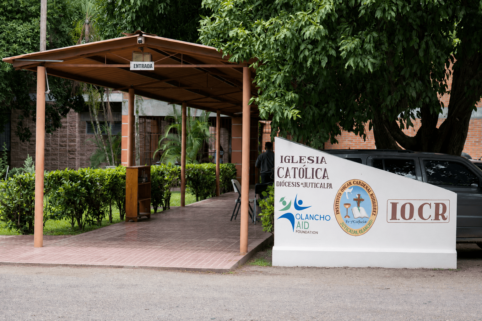 Entrada del Instituto Cardenal, escuela de español de calidad, en Olancho Honduras